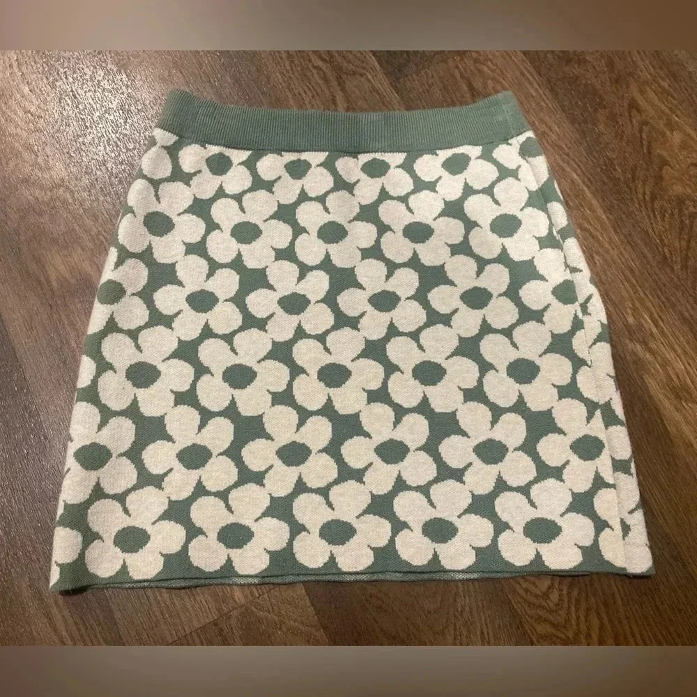 Altar'd State Women’s Knit Sweater Mini Skirt Green White Floral Size XS